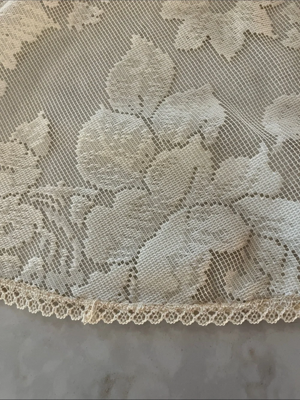 Vintage Woven Cream Tan Lace Oval Round Tablecloth Cotton Floral 88” x 83”